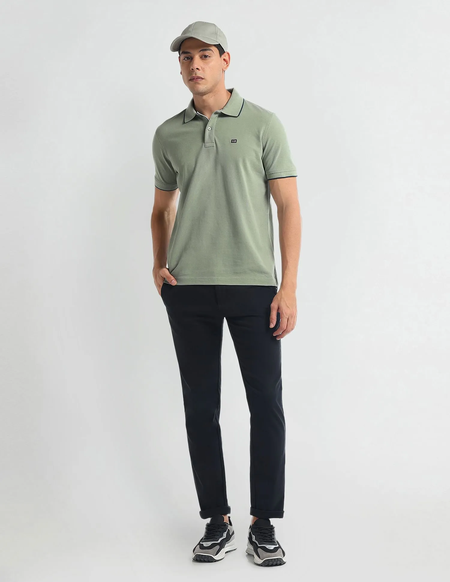 Arrow Tipped Collar Solid Polo Shirt