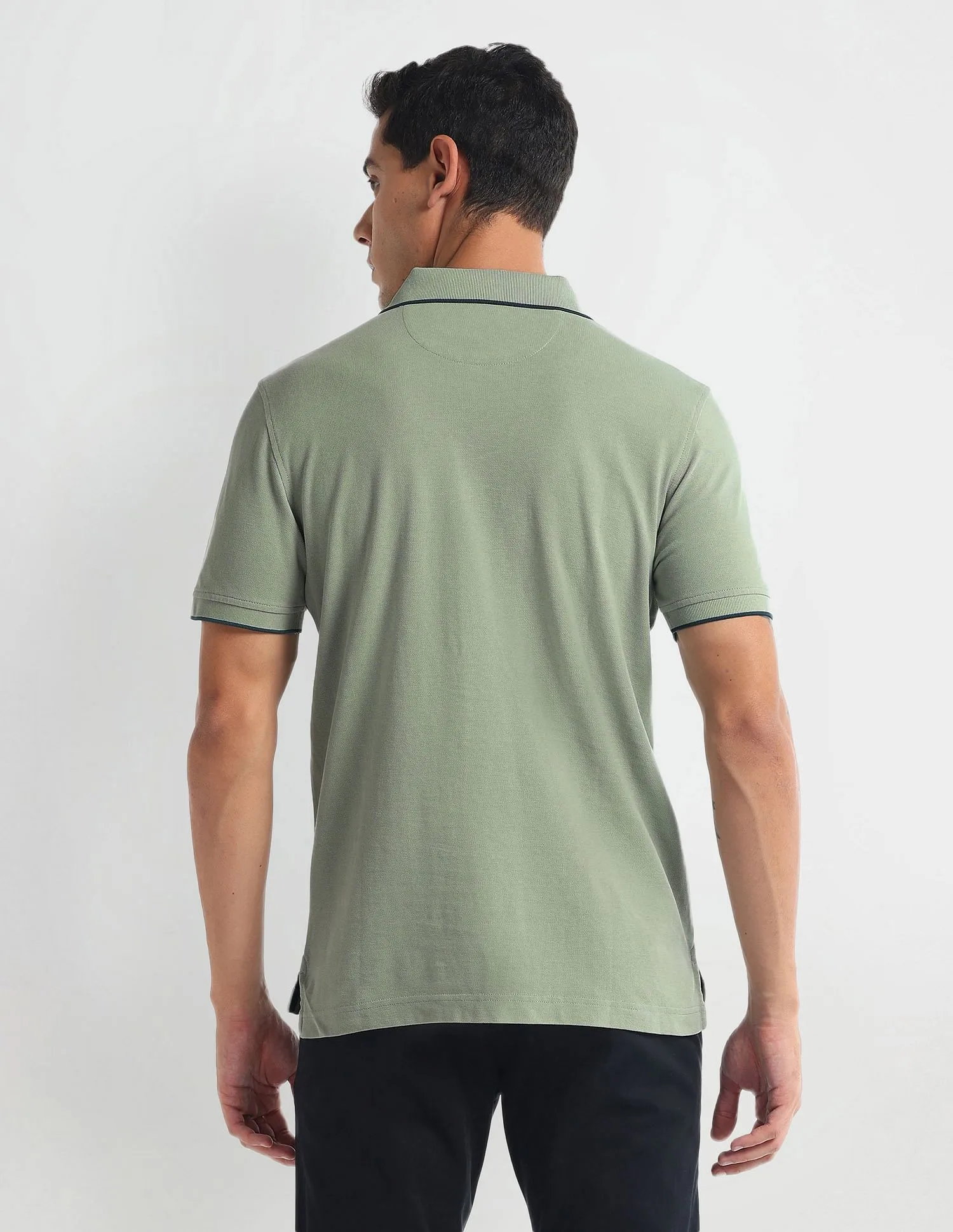 Arrow Tipped Collar Solid Polo Shirt