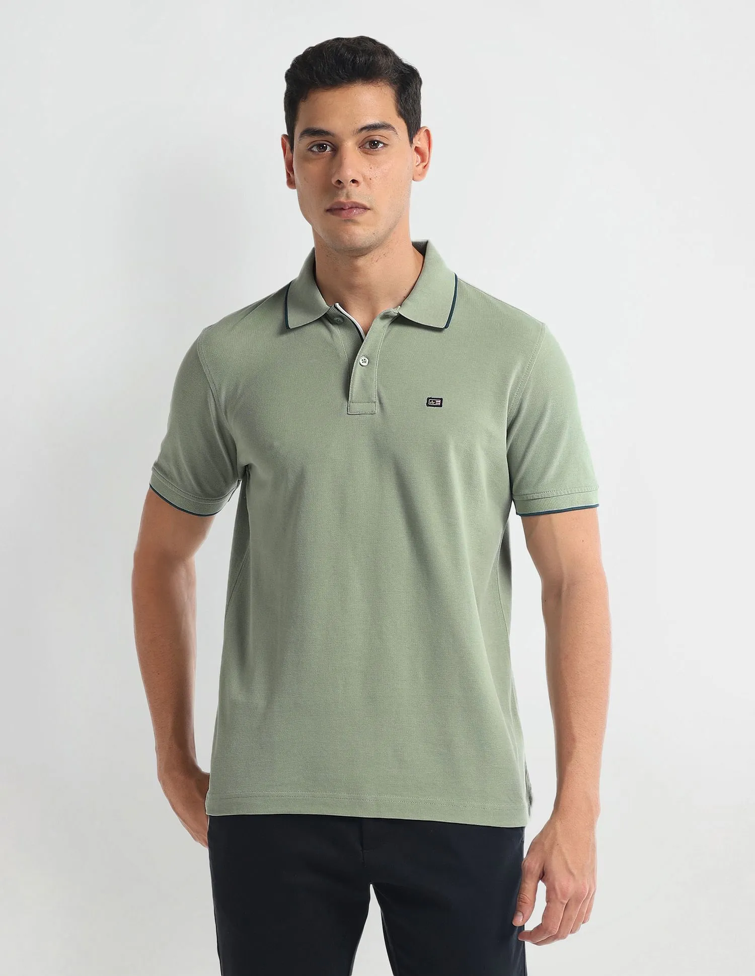 Arrow Tipped Collar Solid Polo Shirt