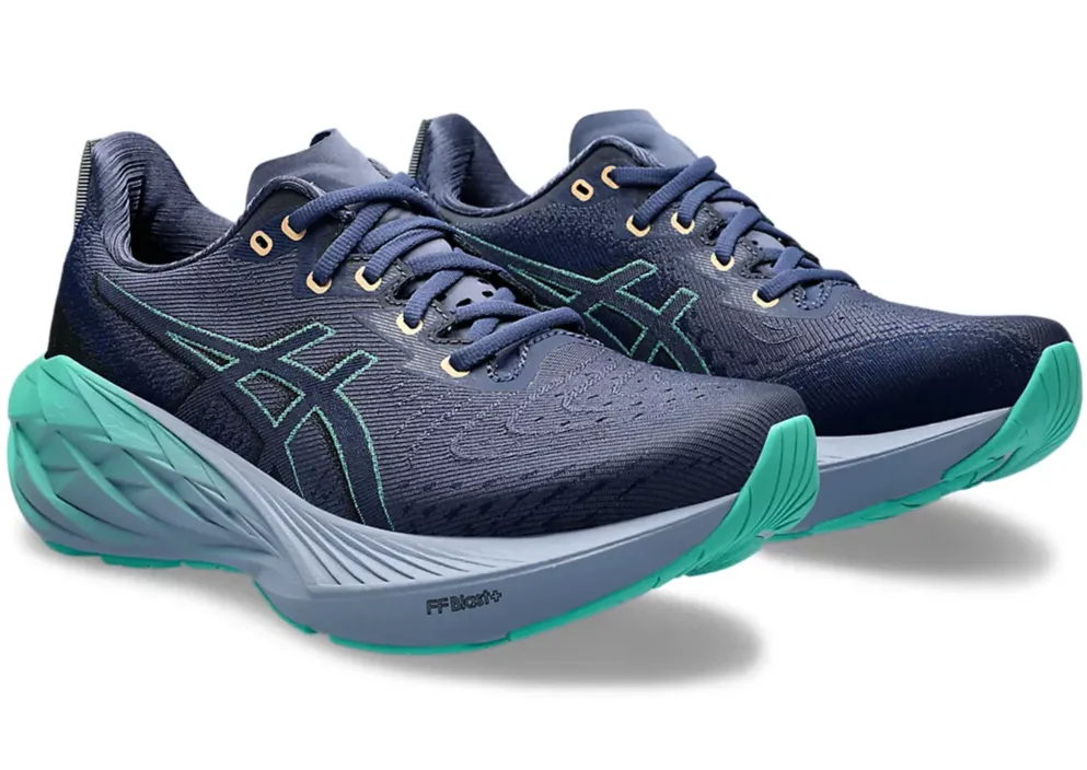 ASICS Women's Novablast 4