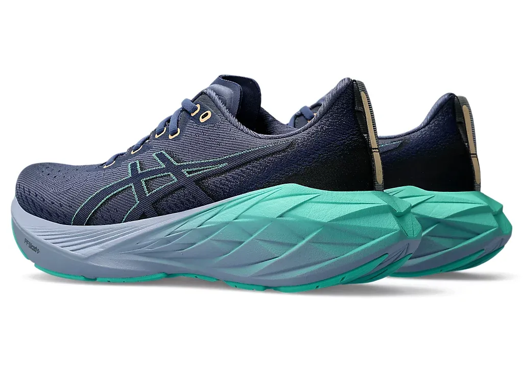 ASICS Women's Novablast 4