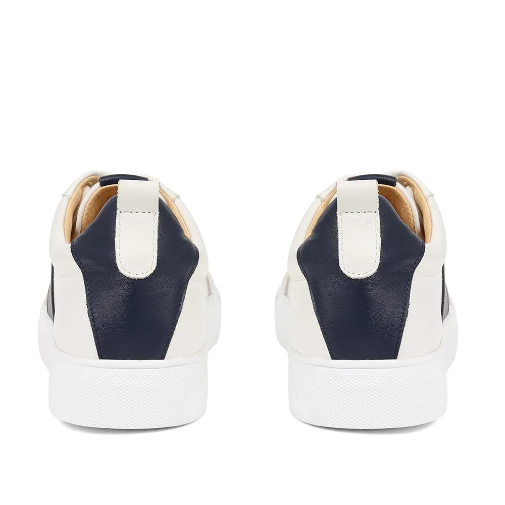 Aspyn Leather Trainers  - ASPYN / 325 132