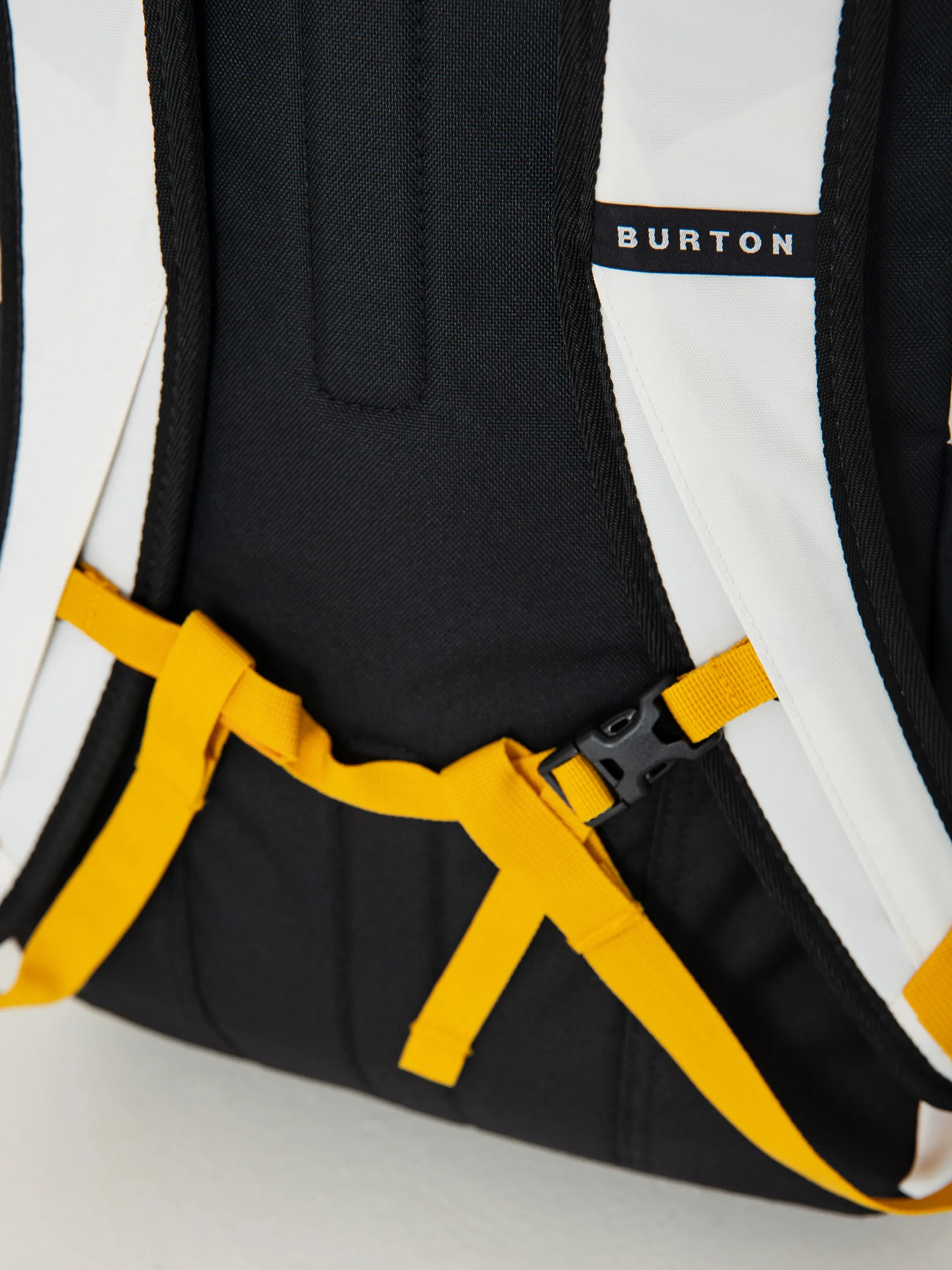 Burton Backpack Kilo 2.0 27L (stout white/goldenrod/true black)