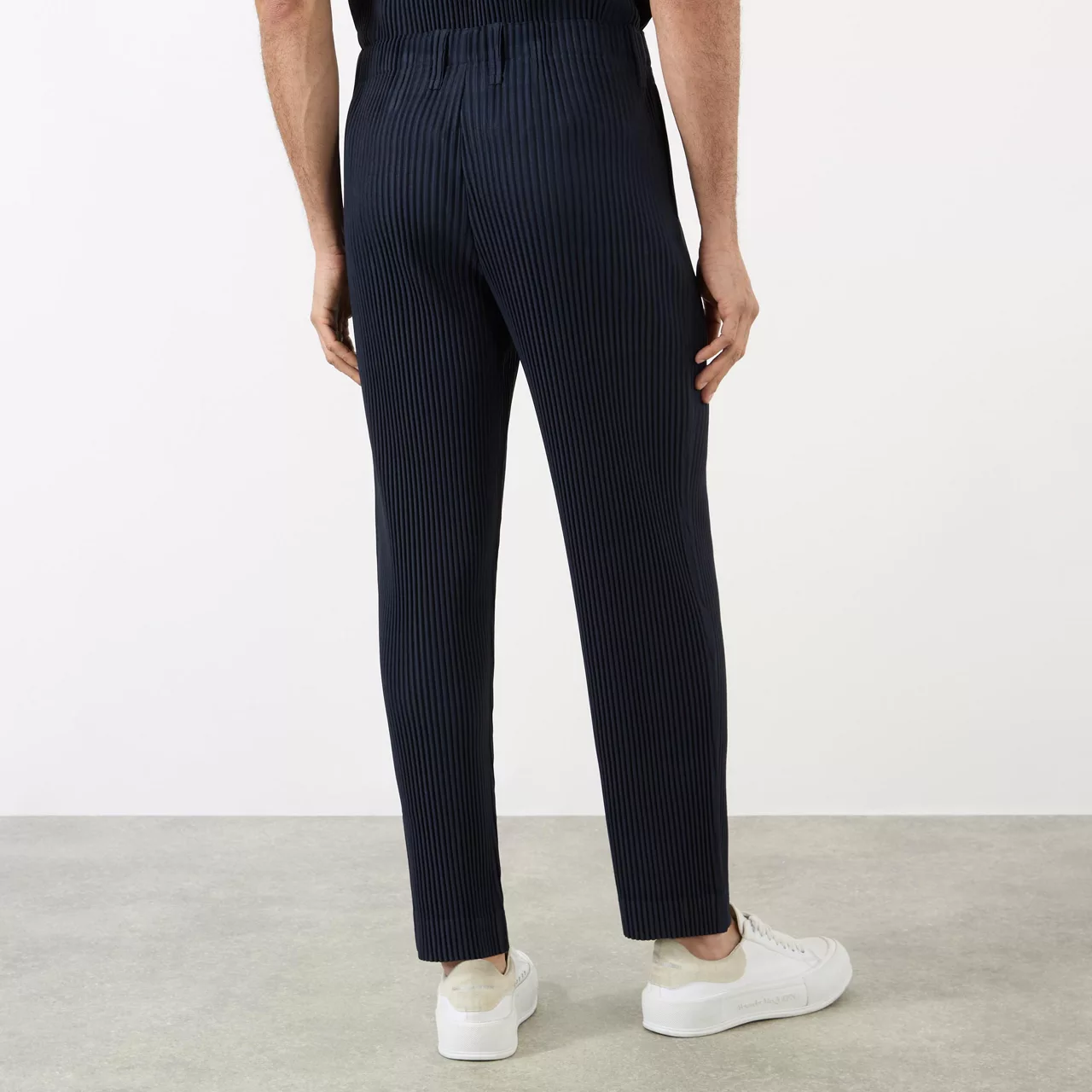 HOMME PLISSÉ ISSEY MIYAKE Basic Pleated Trousers - Navy