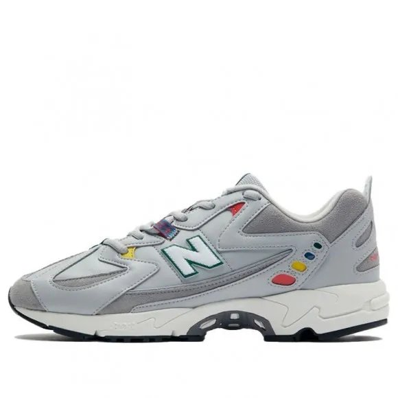 New Balance 828