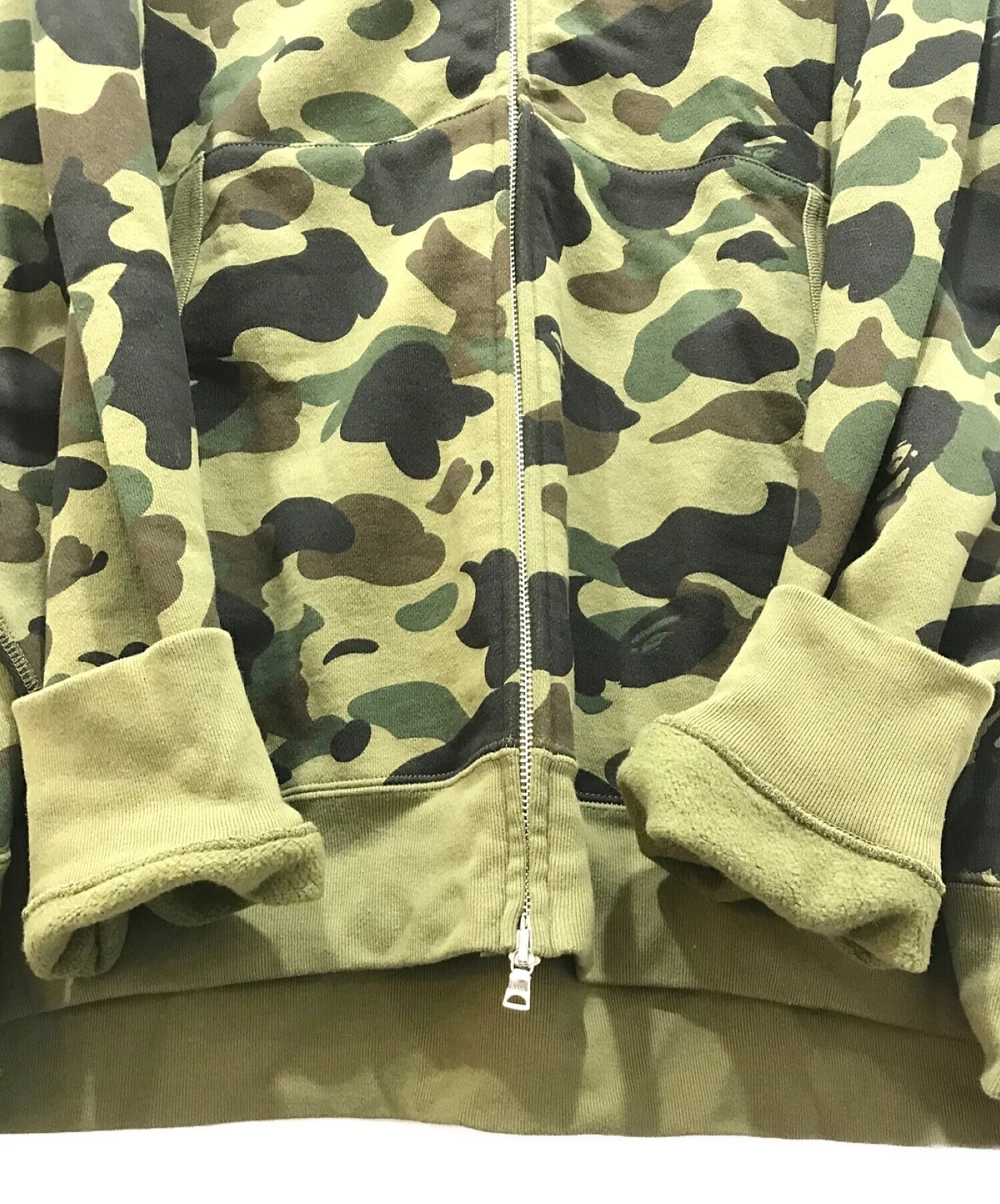 [Pre-owned] A BATHING APE 1ST CAMO FULL ZIP HOODIE 001zpj301012m