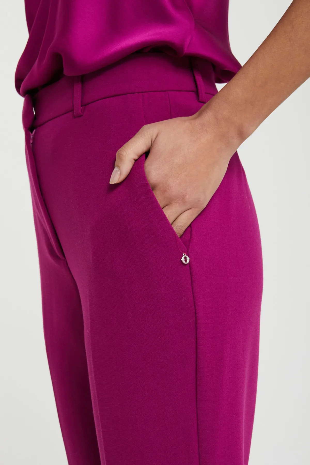 Trousers with pockets